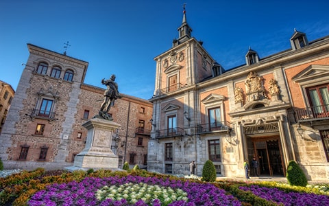 Historic buildings around Plaza de la Villa